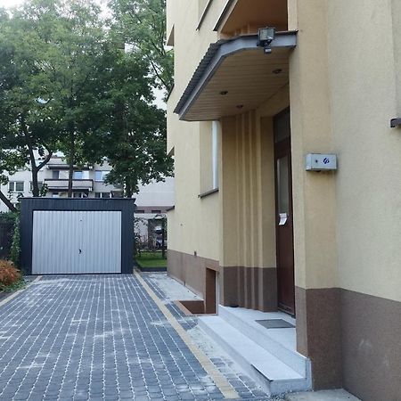 Three Rooms Apartment クラクフ エクステリア 写真